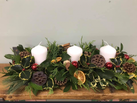 Christmas candle arrangement