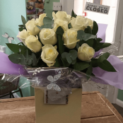 Simply Roses Handtied